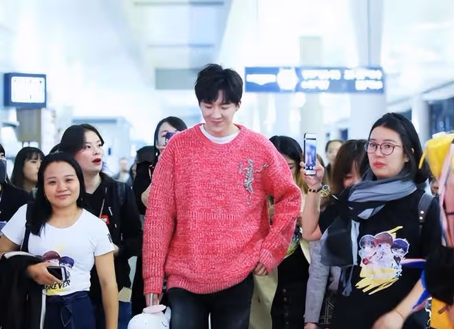 劉宇寧自曝已婚無孩子,曾和前妻互罵互毆,因沒錢遭對方拋棄