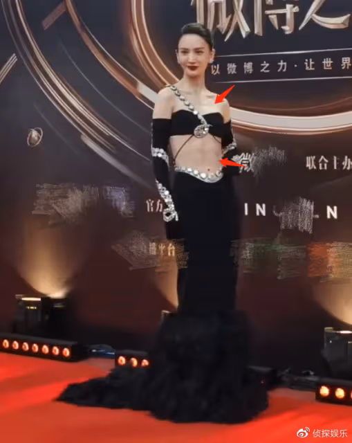 金晨近照瘦出新高度，身材單薄有腹肌，排骨胸和「H腰」格外搶鏡