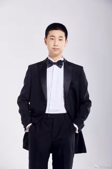 林永健兒子近照曝光,12歲大竣等比例長大,和爸爸長得一模一樣