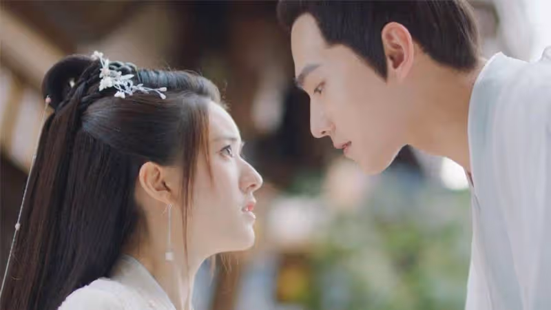 大瓜！95後清純女星拍一部劇睡一個男主？媽媽在現場看都看不住
