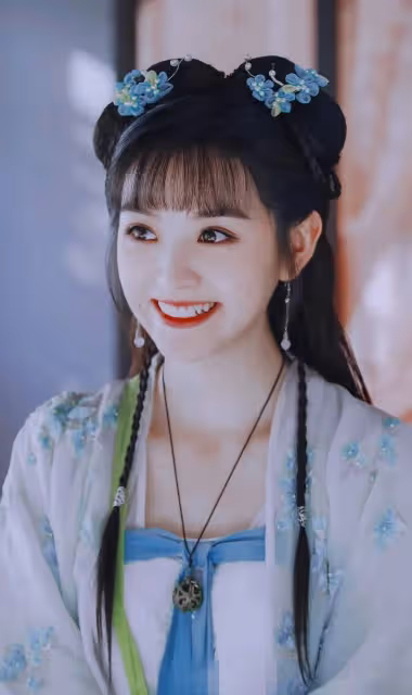大瓜！95後清純女星拍一部劇睡一個男主？媽媽在現場看都看不住