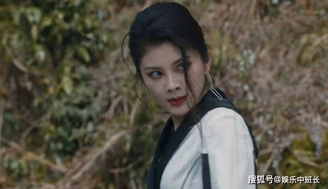 《他是誰》聶小雨是死是活？拿著斧頭的男人，恐是聶家的救星