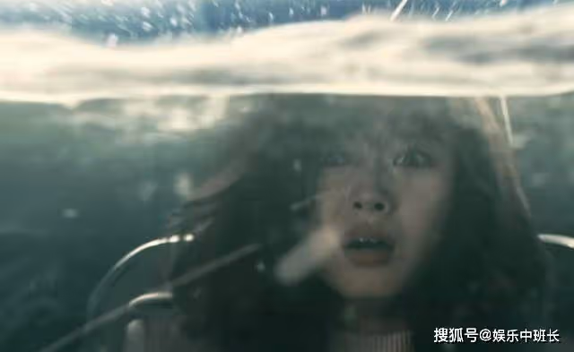 《他是誰》聶小雨是死是活？拿著斧頭的男人，恐是聶家的救星