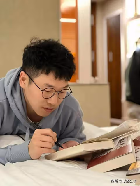 石明:很開心遇見你,希望再見的時候,陽光萬里。