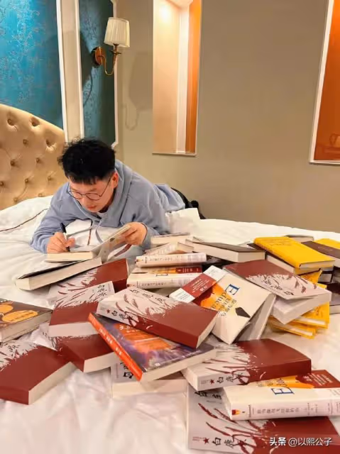 石明:很開心遇見你,希望再見的時候,陽光萬里。