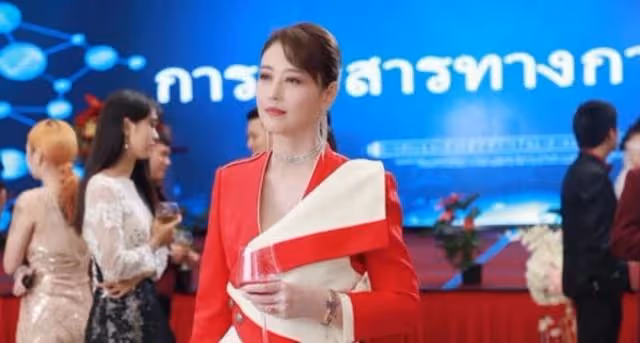 人美心善！港知名女星曬萬尺豪宅再添新寵，獨居北京不婚不生