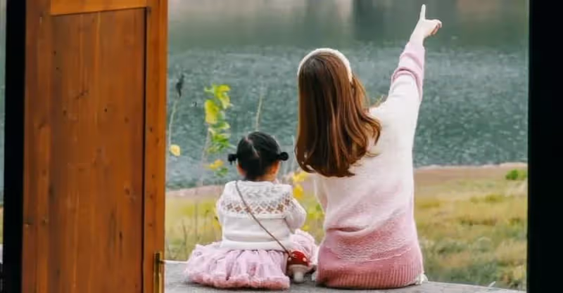 我10歲父母離異，三年後，後媽進門，如今我們姐仨爭著給老媽養老