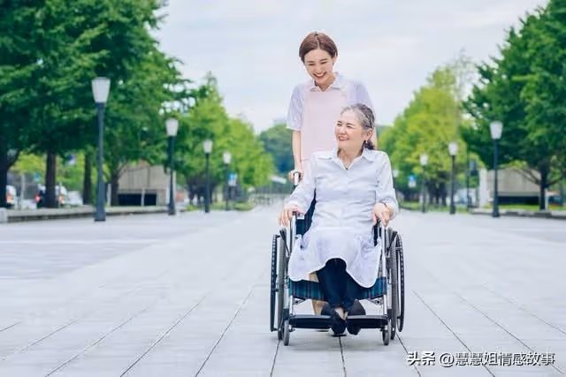 因為我願意照顧婆婆,大伯哥和大姑姐,自願放棄了價值90萬的房子