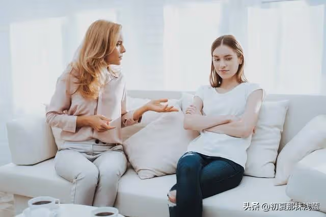 女兒結婚,要求父母過戶房子,母親大怒:嫁妝給你,房子你休想