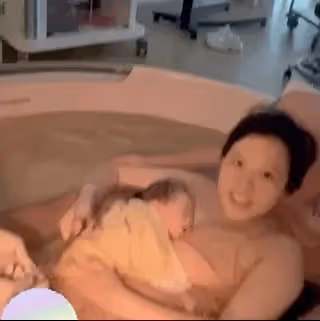 謝依霖曬生產視頻為兒子慶生，親自剪臍帶，疑因不舍花錢拒打無痛