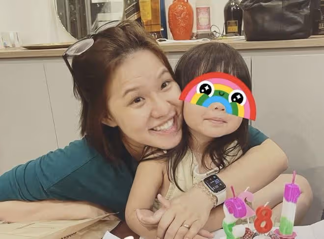 謝依霖曬生產視頻為兒子慶生，親自剪臍帶，疑因不舍花錢拒打無痛