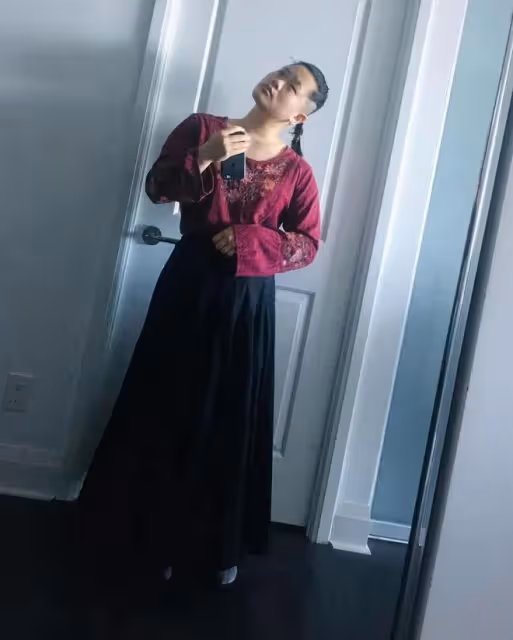 畢福劍女兒長居國外曝近照!爆炸頭身材壯碩,撞臉張嘎似女漢子