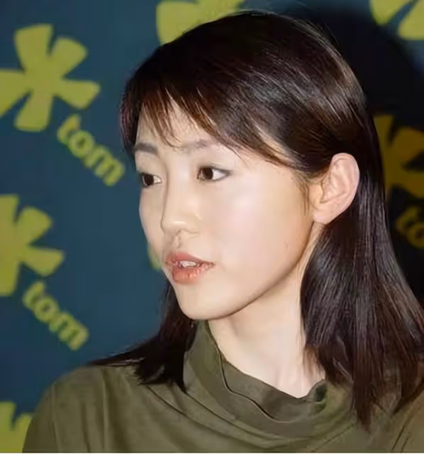 凍齡女神楊丹,與初戀隱婚生子,主持天氣預報25年卻並非央視員工