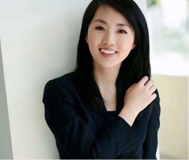 凍齡女神楊丹,與初戀隱婚生子,主持天氣預報25年卻並非央視員工