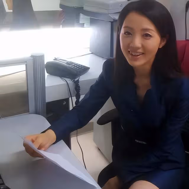 凍齡女神楊丹,與初戀隱婚生子,主持天氣預報25年卻並非央視員工