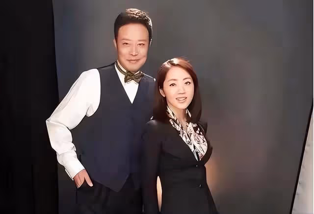 凍齡女神楊丹,與初戀隱婚生子,主持天氣預報25年卻並非央視員工