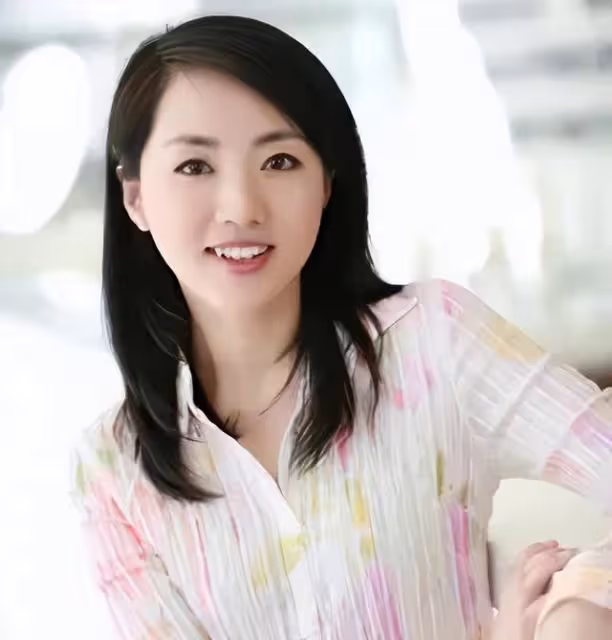 凍齡女神楊丹,與初戀隱婚生子,主持天氣預報25年卻並非央視員工