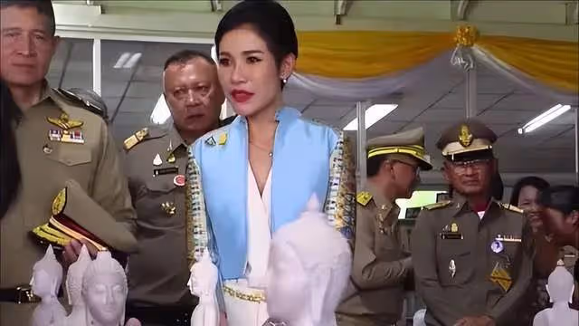 兒子智商低下女兒病危,泰國國王瑪哈被咒「十世而亡」要應驗了?