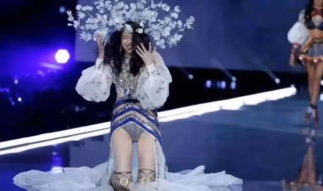 時隔四年維密秀重新回歸,中國4位超模早已分道揚鑣,命運各不同