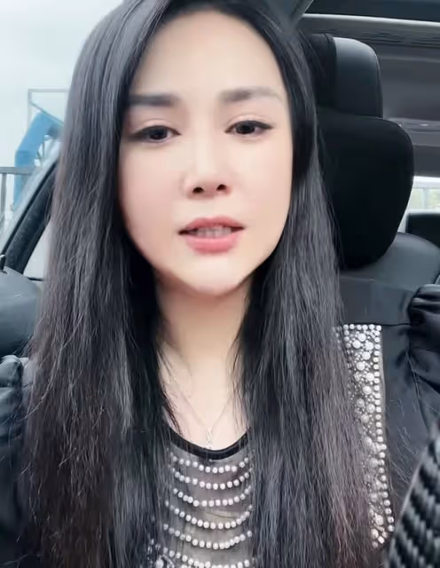 網紅戀珊妮宣布離婚,稱:願餘生再無背叛!半年前辦盛大婚禮出嫁