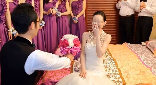 小舅子請吃飯,結帳時丈母娘讓女兒買單,女婿:我們離婚吧!