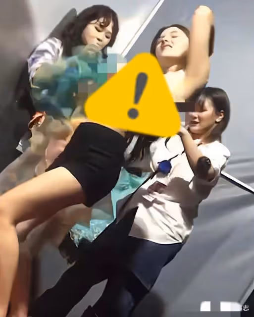 韓國女團李承利更衣室私密照片被泄露,引發多國網友熱議