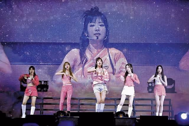 韓團Apink暌違5年香港開唱，經典作品勾起粉絲集體回憶