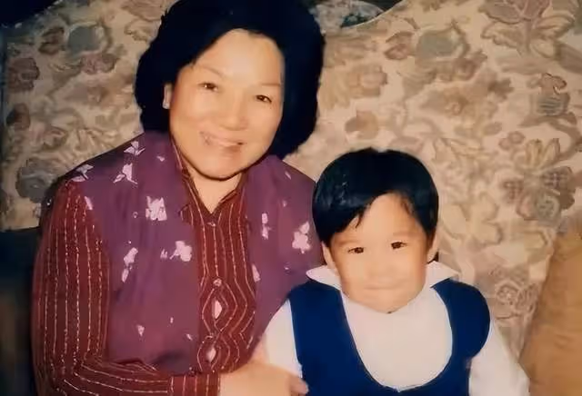 離婚帶孩子仍再嫁豪門,被霍英東獨寵52年的馮堅妮,並不簡單
