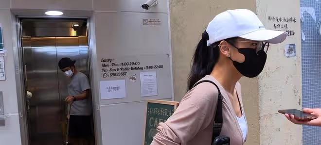 黃心穎正式官宣戀情,和男友分享甜蜜合照,從此走出馬國明的世界