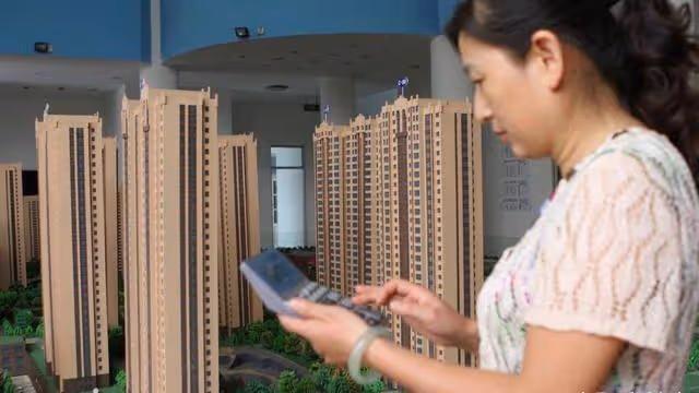 「老婆 你弟買我家房子欠的十五萬早該還了」「你怎麼老問這事」