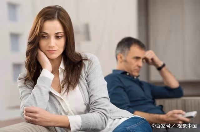 「女婿 你嫌棄我女兒是農村的 你搬走吧」「岳母 房子是我家的」