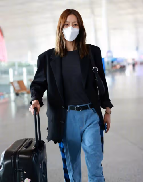 40歲女人簡約時髦且有質感的秋冬穿搭，學學這四個女星吧