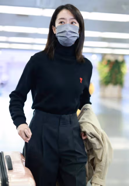 40歲女人簡約時髦且有質感的秋冬穿搭，學學這四個女星吧