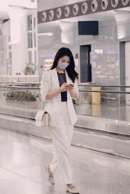 40歲女人簡約時髦且有質感的秋冬穿搭，學學這四個女星吧
