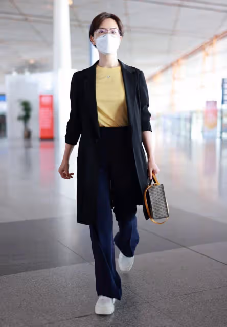 40歲女人簡約時髦且有質感的秋冬穿搭，學學這四個女星吧