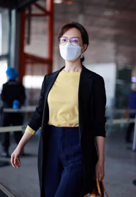 40歲女人簡約時髦且有質感的秋冬穿搭，學學這四個女星吧