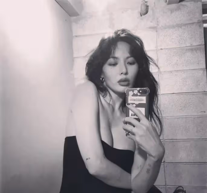 韓國「性感小野馬」，35C配23英寸小蠻腰，這身材到底有多正？