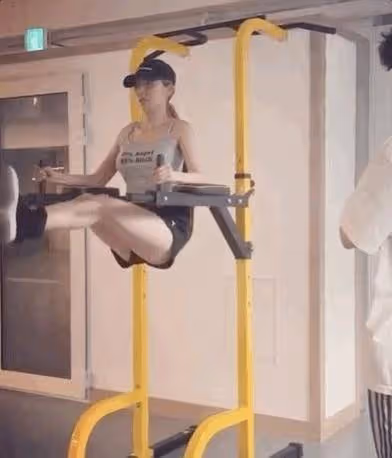 韓國「性感小野馬」，35C配23英寸小蠻腰，這身材到底有多正？