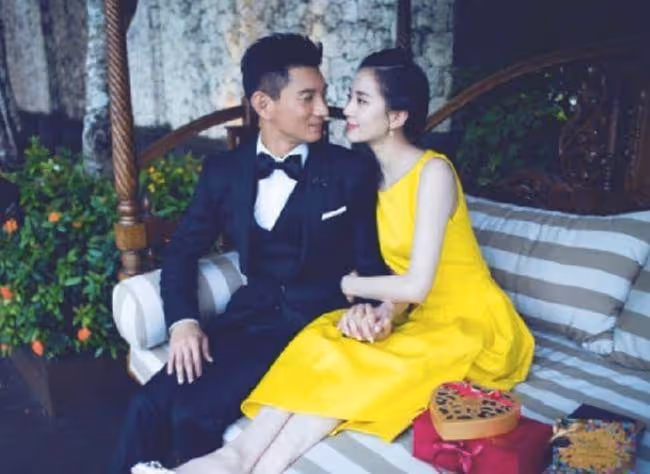 34歲劉詩詩近照太驚艷，皮膚粉美宛如18歲，現身商場獲粉絲圍觀