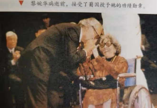何鴻燊和黎婉華昔日舊照,當時的賭王更像是黎婉華的一個小跟班