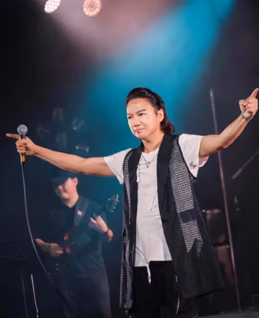 香港知名男星與女友分手，對方消費高，戀愛17年仍未存夠老婆本
