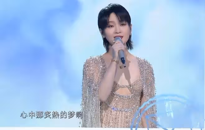 周筆暢容祖兒驚艷同框,喜提年度魅力歌手稱號,盛世美顏圈粉無數