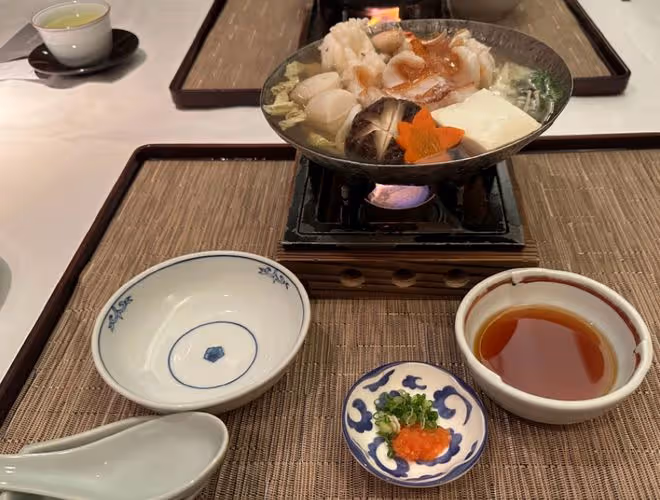 億萬富婆汪明荃又認乾女兒!75歲保養得宜氣質好,母女同框像姐妹