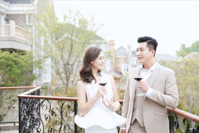 公公出軌被我撞見，我做了三點讓他感激涕零：好兒媳，再也不敢了