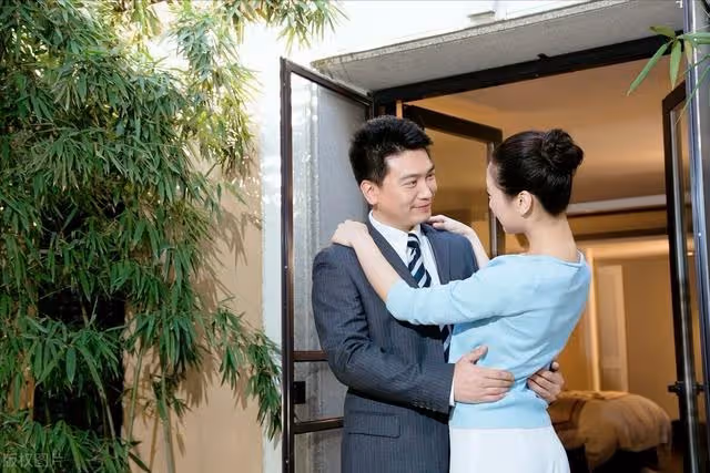 公公出軌被我撞見，我做了三點讓他感激涕零：好兒媳，再也不敢了