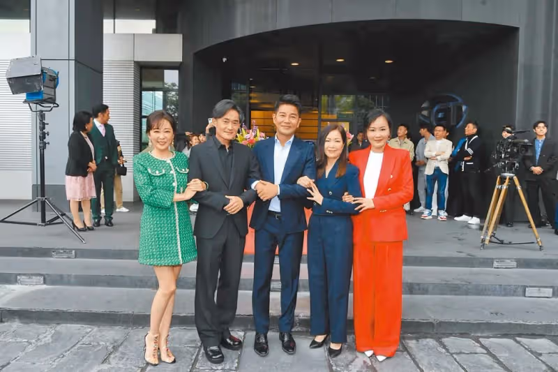 42歲嫁做人婦!女星「息影12年相夫教子」樂當兩岸夫妻 「重新回歸八點檔」自詡是新人