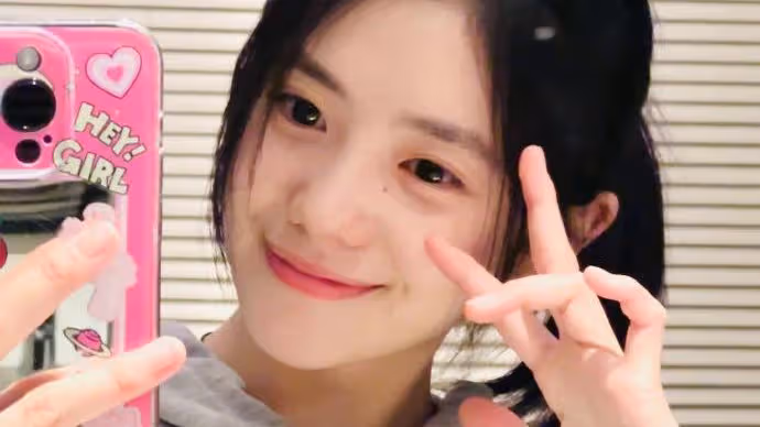 22歲劉浩存近照被質疑整容換臉，工作曬室live圖闢謠，力證天然美