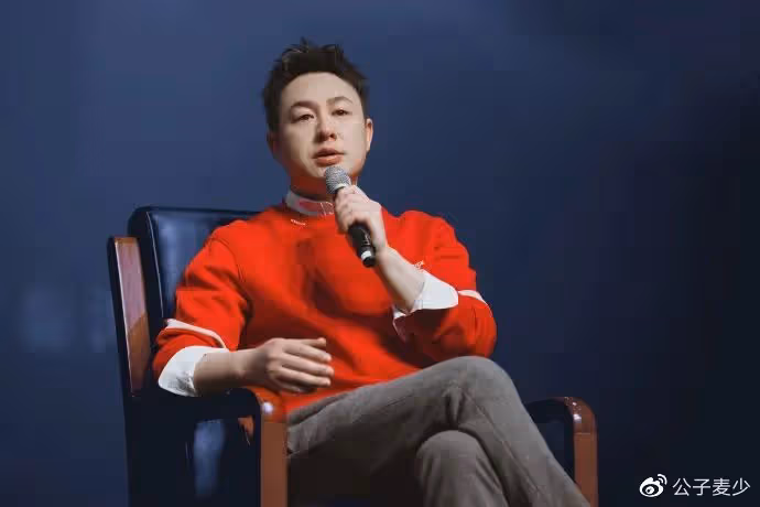 她靠一部劇吃一輩子,二婚嫁一名窮小子,如今丈夫紅到令人嫉妒