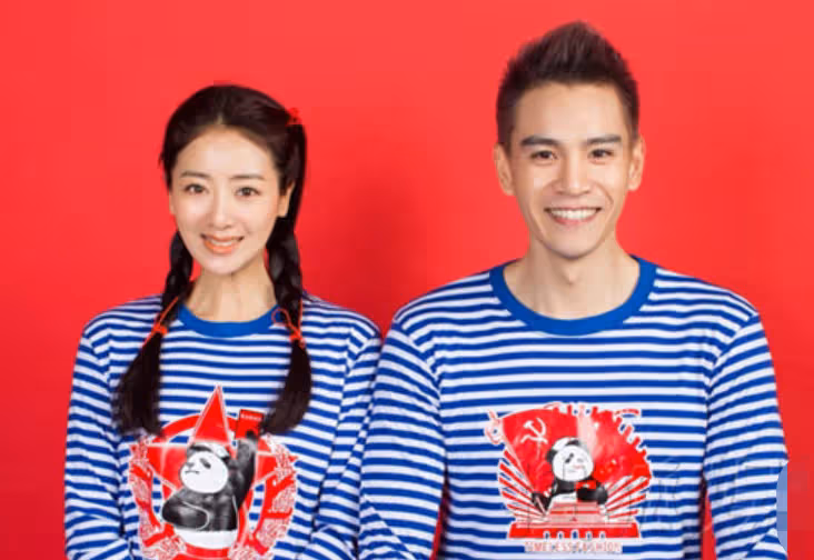 她靠一部劇吃一輩子,二婚嫁一名窮小子,如今丈夫紅到令人嫉妒