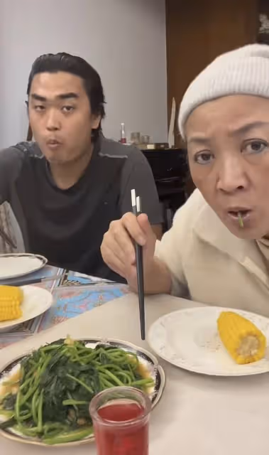 李立群罕曬長子,其態度不耐煩被指沒禮貌,此前因坑爹言論引爭議